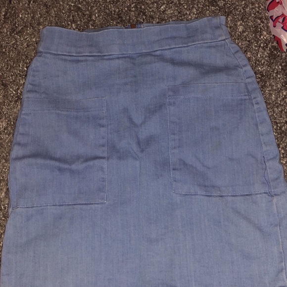 Blue denim skirt - Picture 1 of 4
